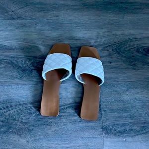 These are quilted slide sandals they are super comfortable and fashionable